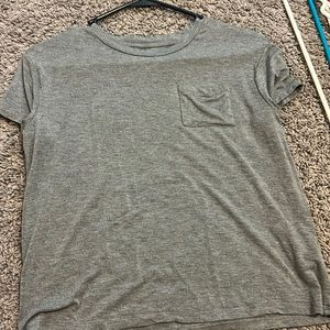 Girls grey boxy tee.